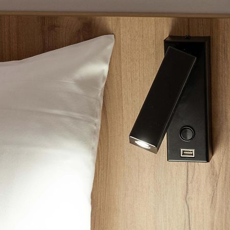 ホテル B＆B オテル マルセイユ レ ポート エクステリア 写真