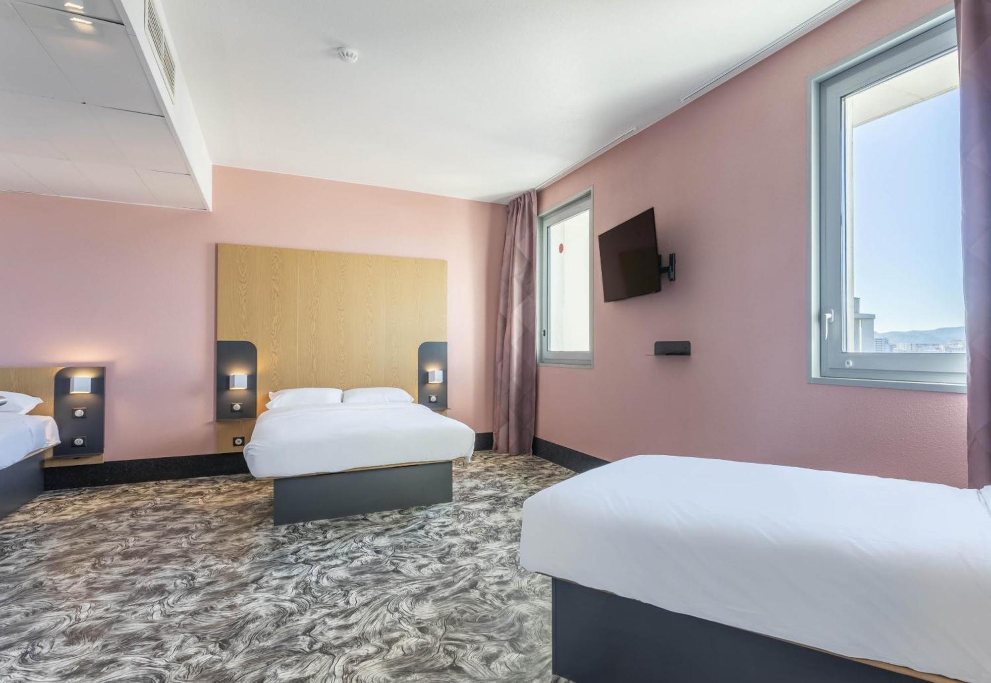 ホテル B＆B オテル マルセイユ レ ポート エクステリア 写真